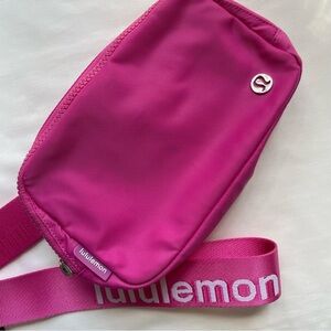 Women’s Lululemon Everywhere Belt Bag 1L in Sold Out Color Sonic Pink/White